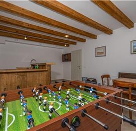 5 bedroom villa with pool near Crikvenica, sleeps 10